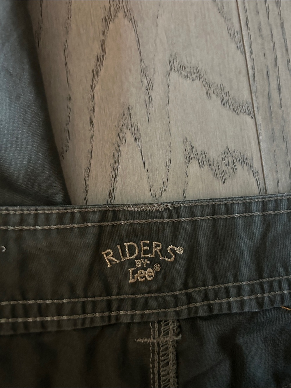 Women’s cargos - Picture 2 of 2